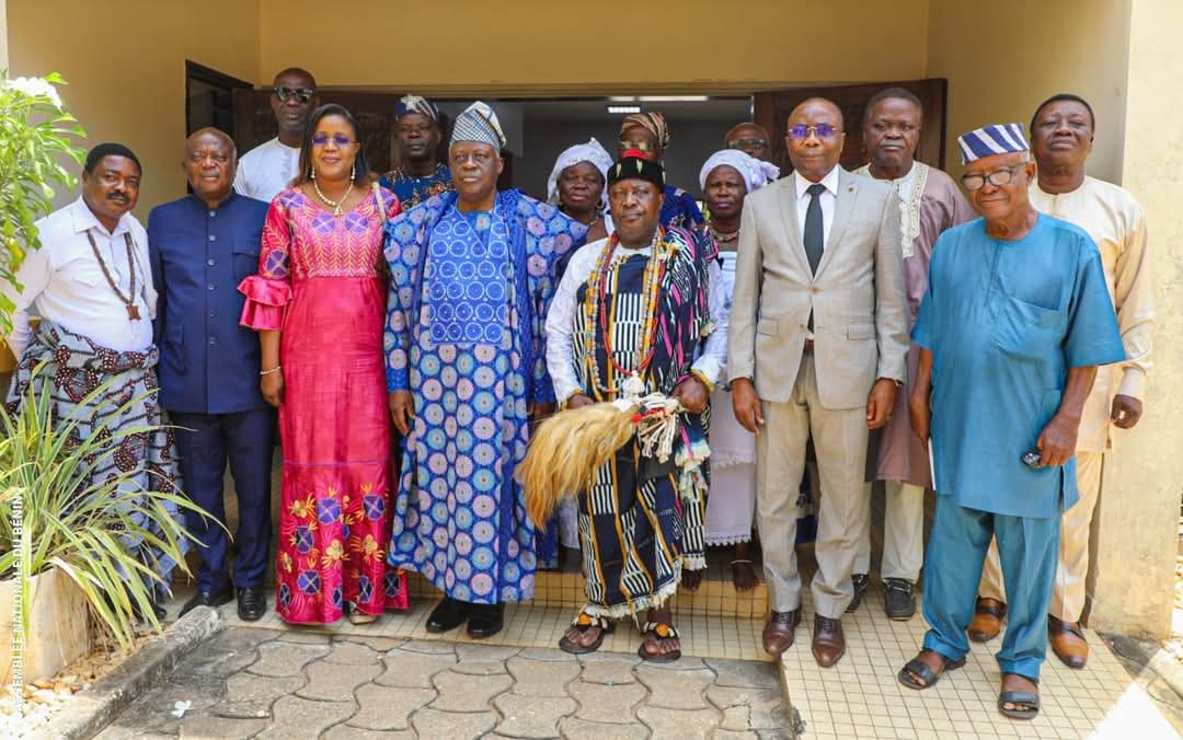 Assemblée nationale : Le président Vlavonou reçoit une délégation du roi des sahouès