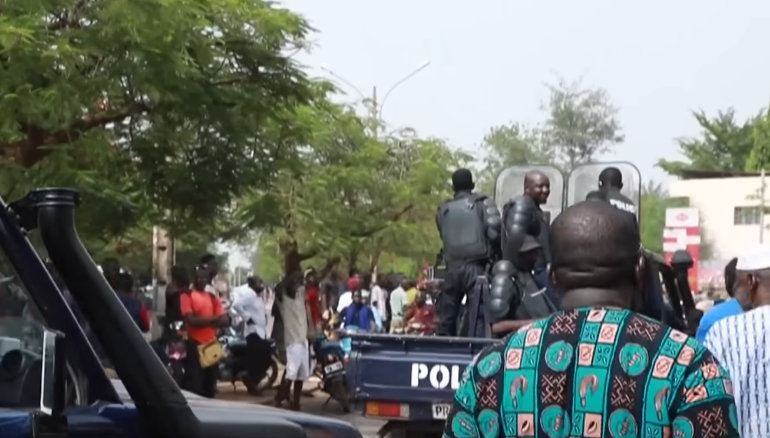 Mali: les partis politiques appellent à un nouveau rassemblement le 9 mai contre la transition